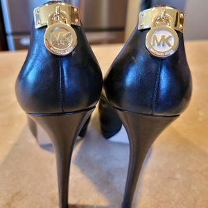 MICHAEL Michael Kors Black Stiletto Heels-S